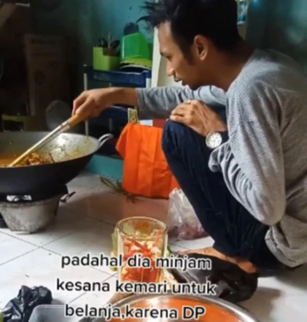 พ่อค้านั่งร้องไห้หน้ากระทะ ถูกลูกค้าไร้จิตสำนึกยกเลิกอาหาร 60 ออเดอร์