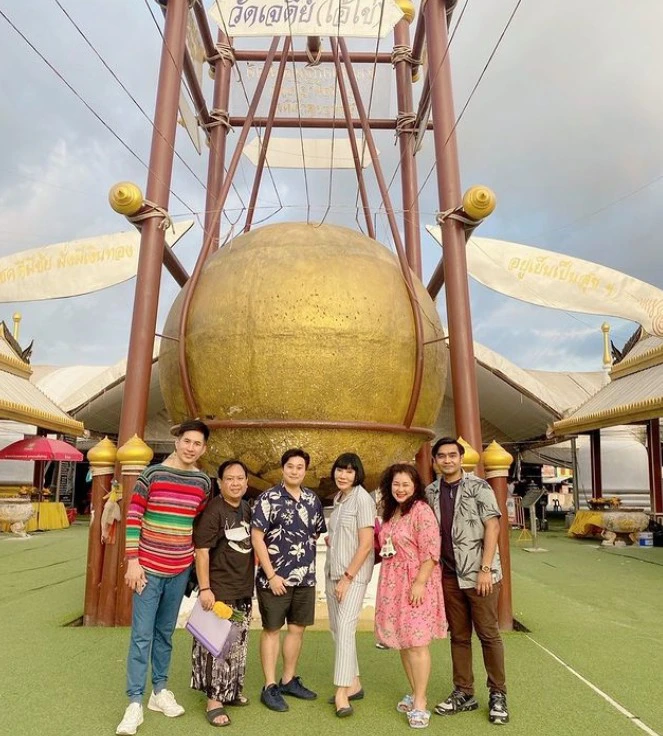 ม้า อรนภา ควงแฟนหนุ่มเดินทางไหว้ ไอ้ไข่ ณ วัดเจดีไอ้ไข่