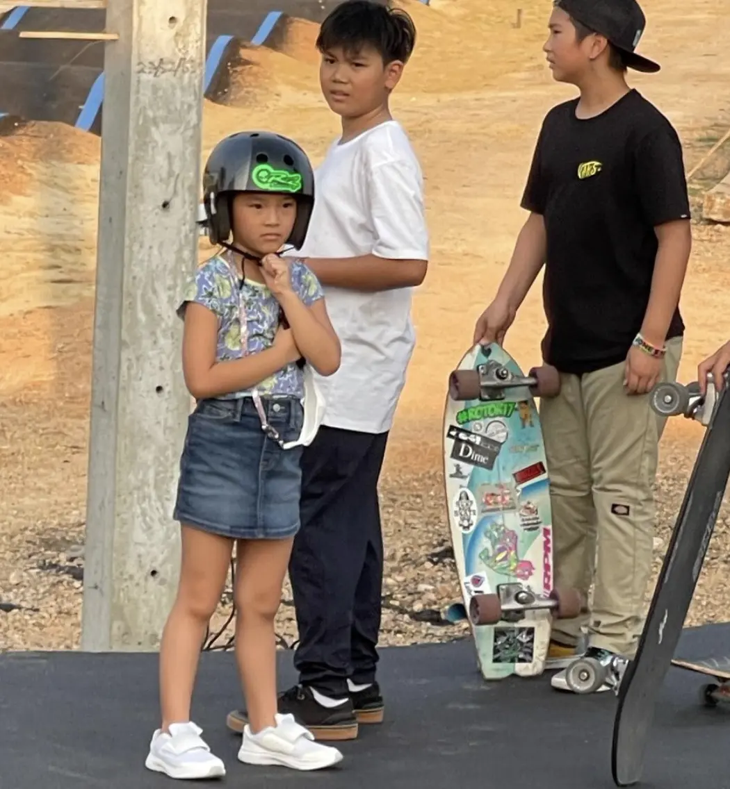 พ่อสงกรานต์ แบ่งเวลามาใช้ชีวิตอยู่กับลูกสาว น้องปีใหม่ ในช่วงวันหยุด