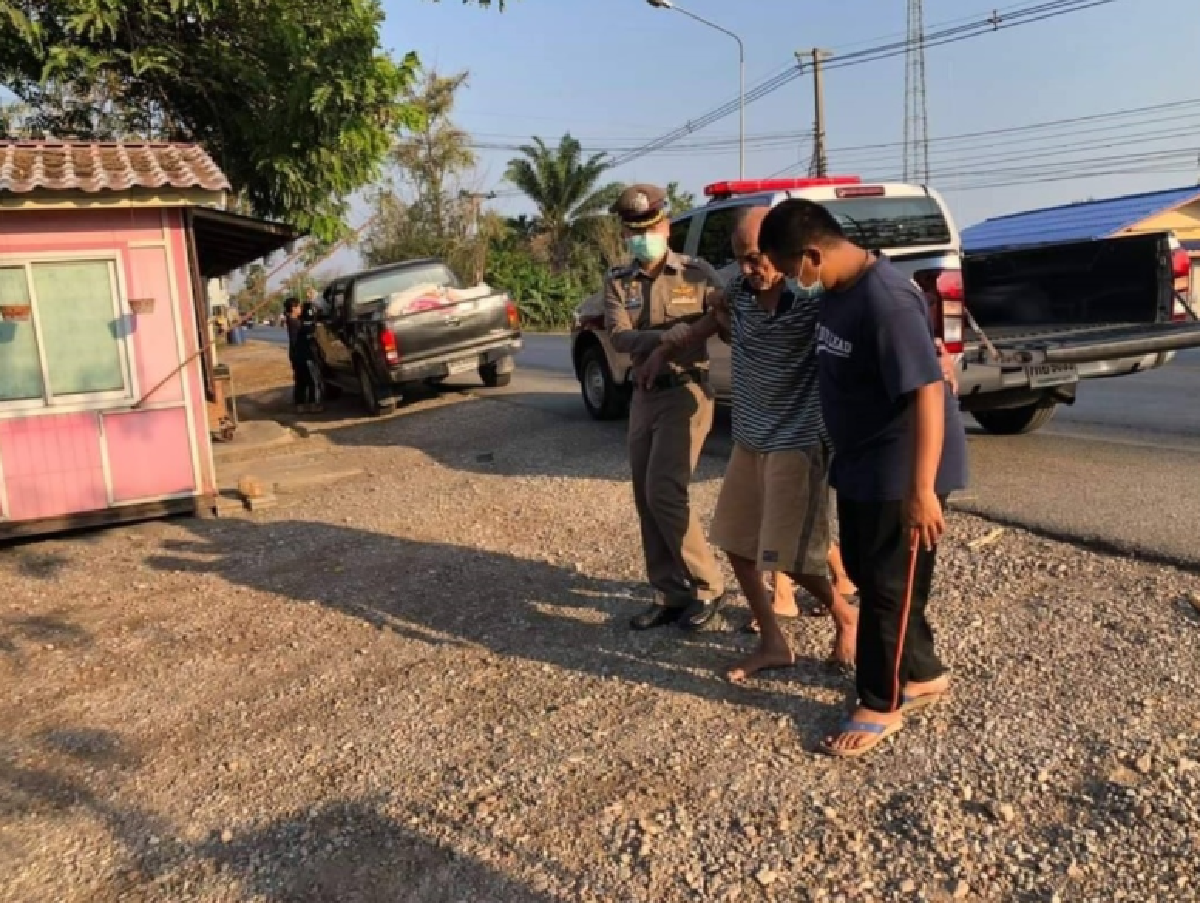 กราบน้ำใจ ผกก. จอดรถช่วยเหลือคุณตาวัย 93 นั่งหมดแรงอยู่ข้างถนน