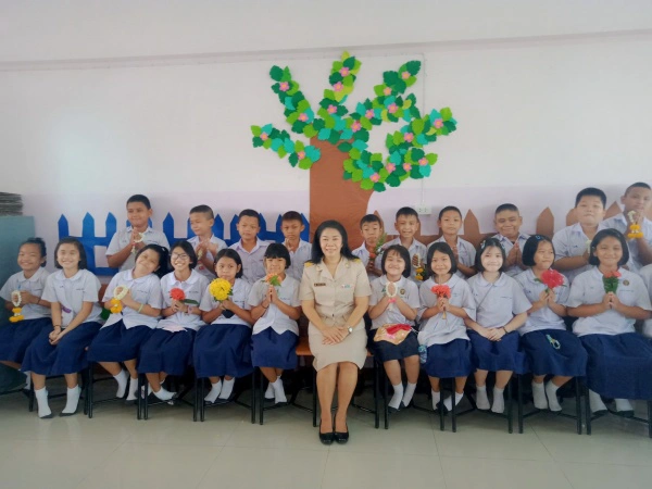 อดีตสาวโรงงาน สู้สุดใจสอบบรรจุครู  รับราชการในวัย 49 ปี