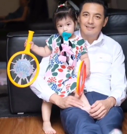 หนุ่ม ศรราม โพสต์ซึ้งถึงลูกสาว น้องวีจิ เพียงลำพัง ในวันเกิด