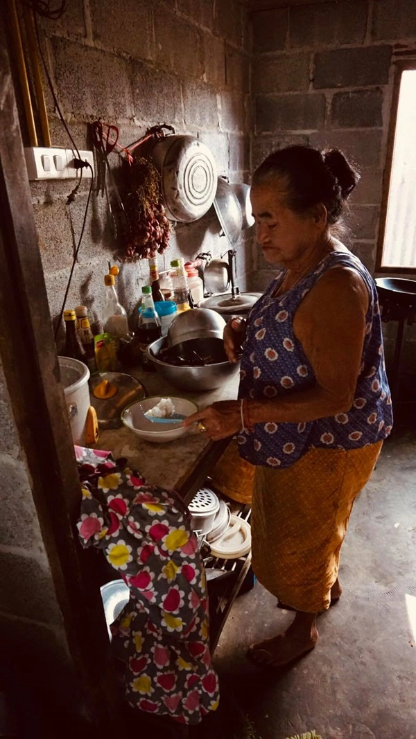 คุณยายวัย 77 ปี เลี้ยงลูกพิการ 3 คน เพียงลำพังด้วยเบี้ยคนชรา