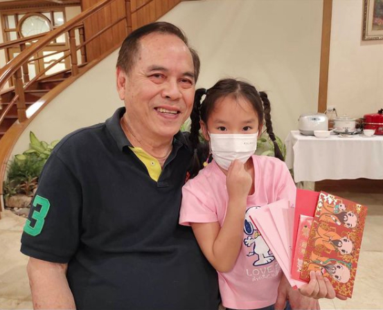 คุณปู่ไพวงษ์ มอบอั่งเปาก้อนโตให้ น้องปีใหม่ สยบดราม่าลืมหลานสาวคนโต