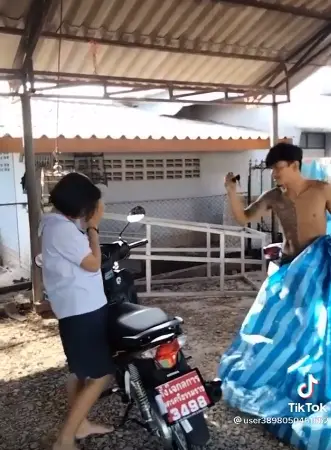 พ่อจัดเซอร์ไพรส์ให้ลูกสาว เปิดผ้ามาน้ำตาไหล ยอมเหนื่อยเพื่อลูกทุกอย่าง