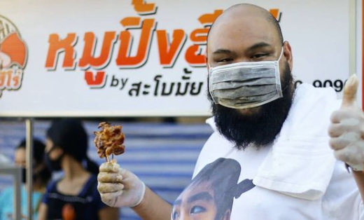 กอล์ฟ ฟักกลิ้งฮีโร่ ภูมิใจ หมูปิ้งฮีโร่ฉลอง 21 สาขา ในช่วงวิกฤตโควิด