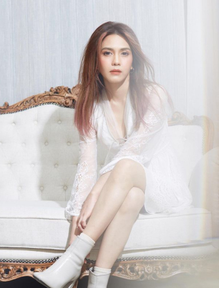 "พั้นช์ วรกาญจน์" เปิดใจข่าวลือตกอับช่วงโควิด ต้องผันตัวมาขายลอตเตอรี่