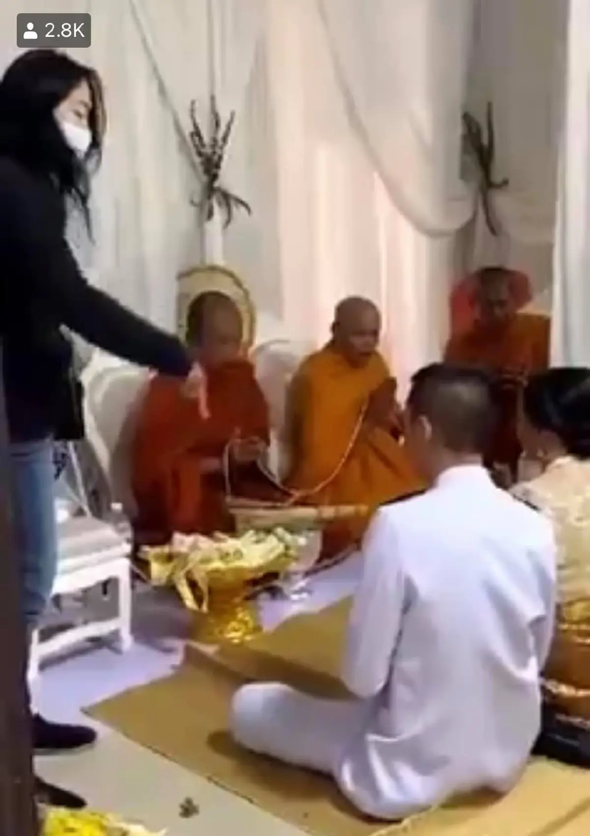 พระมหาไพรวัลย์ทั้งสงสารทั้งเห็นใจพระสงฆ์นั่งสวดขณะแม่เจ้าบ่าวบุกงาน
