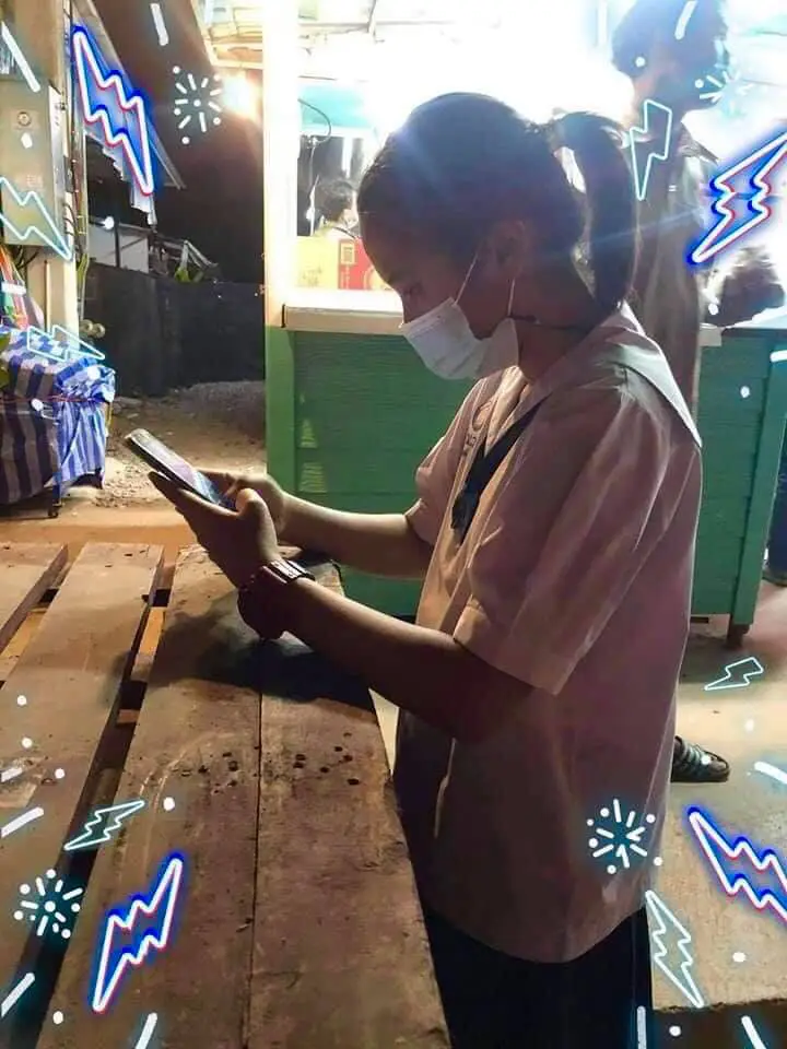 "น้องโฟร์โมสต์"อุทิศตนเป็นจิตอาสา ช่วยชาวบ้านยืนยันตัวตน