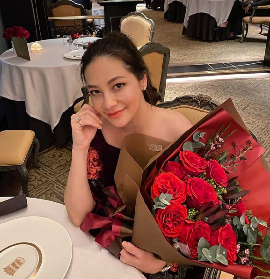 ฟลุค เกริกพล-นาตาลี ฉลองดินเนอร์หรูใจกลางเมือง เนื่องในวันวาเลนไทน์
