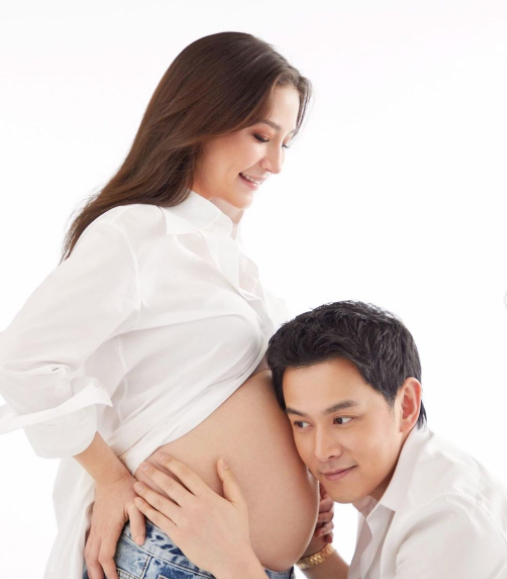 ฟลุค เกริกพล-นาตาลี โพสต์ต้อนรับลูกสาว หลังใกล้เจอหน้าทายาท