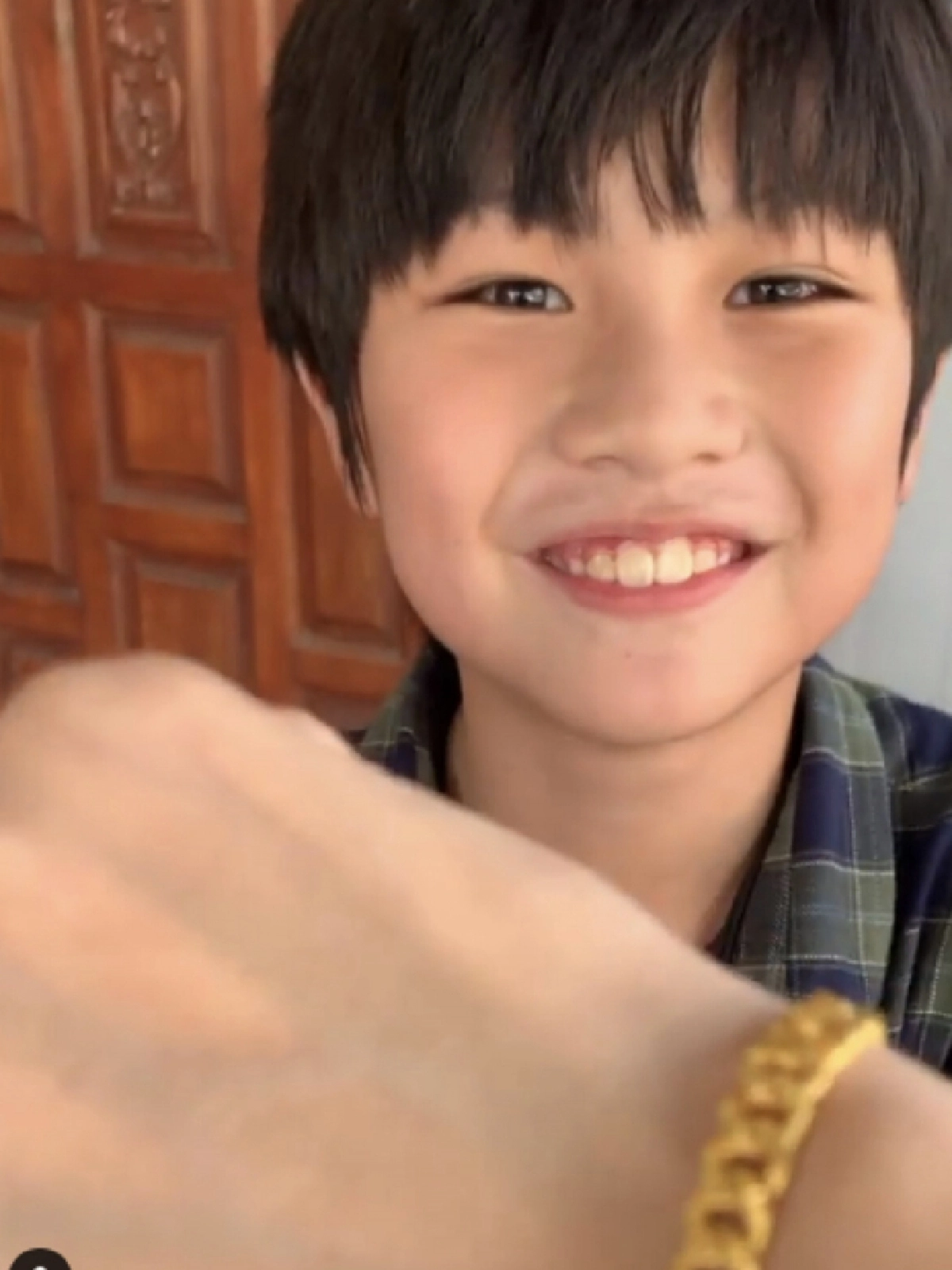 “น้องอั่งเปา” นักแสดงเด็ก ตั้งใจทำงาน เก็บเงินซื้อทองให้แม่