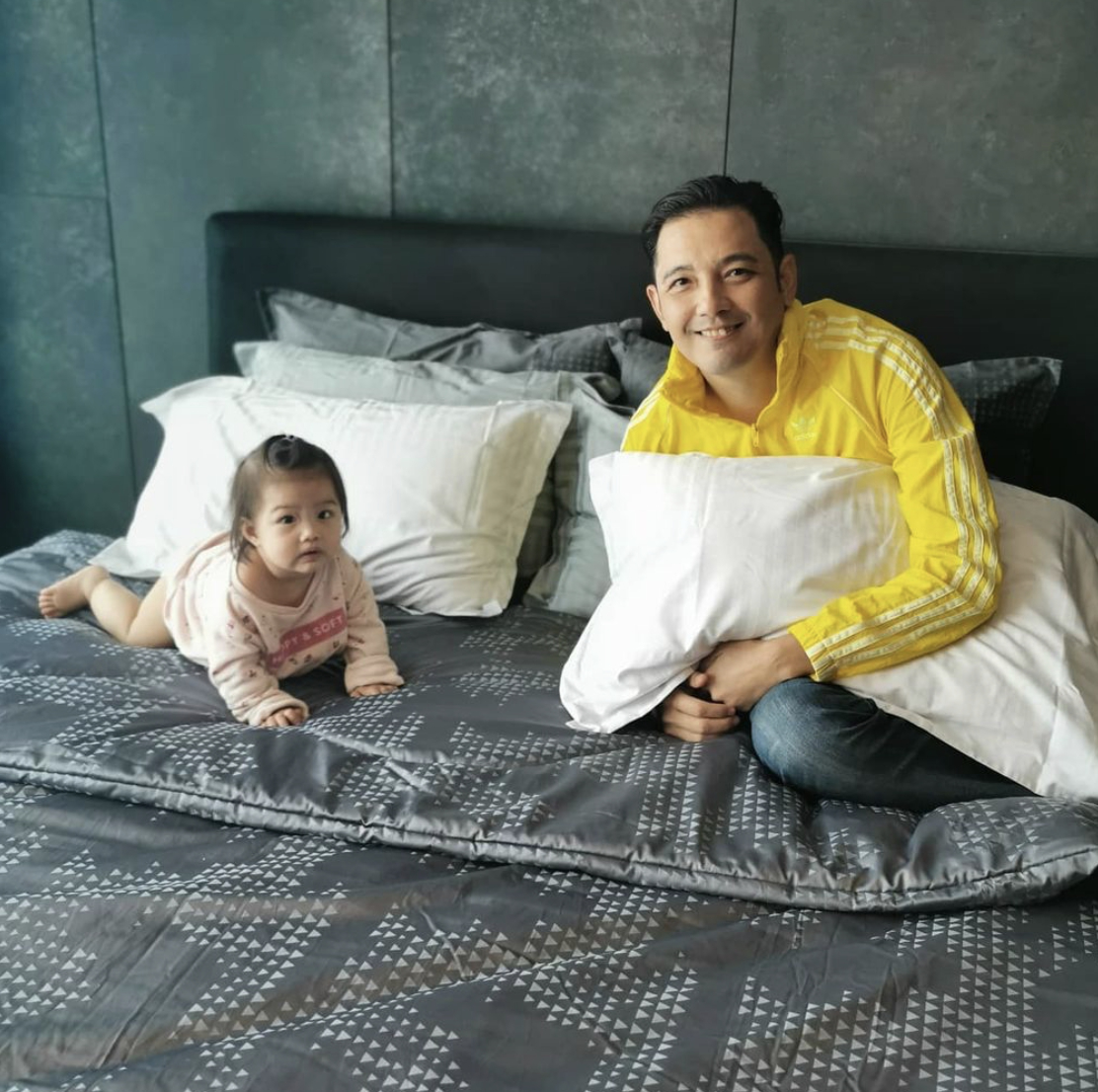 หนุ่ม ศรราม พาลูกสาว น้องวีจิ ไปเที่ยวกันสองคนพ่อลูก ในช่วงวันหยุด