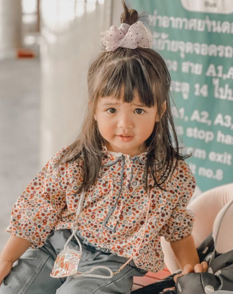 อุ้ม ลักขณา พาลูกสาว น้องดิสนีย์ เที่ยวพักผ่อนดูม้า จ.เชียงใหม่