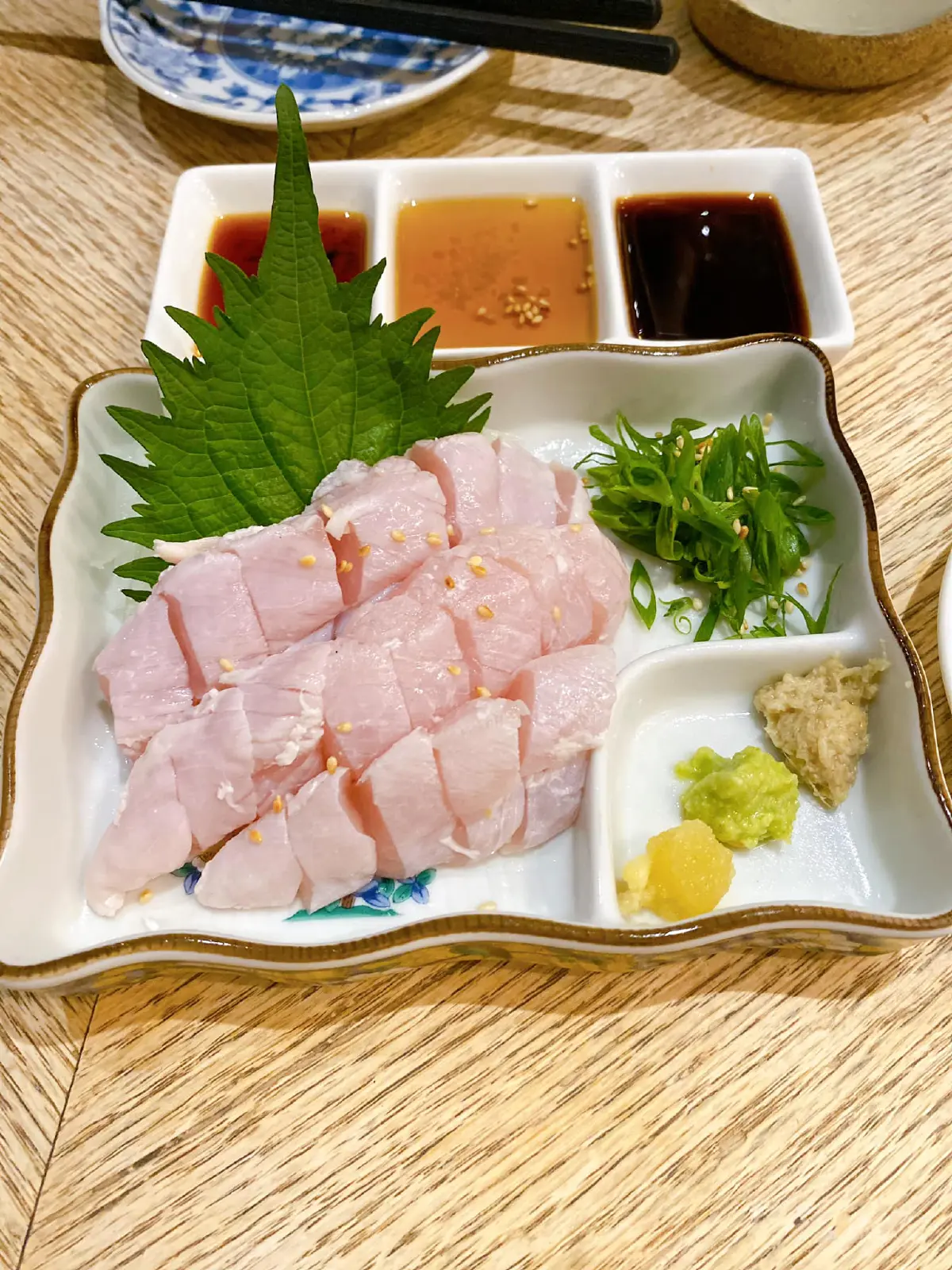 เตือนอย่าลองหลังร้านอาหารญี่ปุ่นในไทยผุดเมนู ซาชิมิอกไก่สด