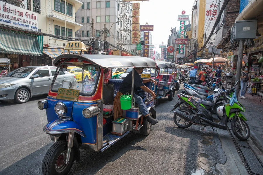 ไทย ระงับฉีดวัคซีน โควิด-19 "แอสตราเซเนกา" หวั่นกรณี ‘เลือดแข็งตัว’