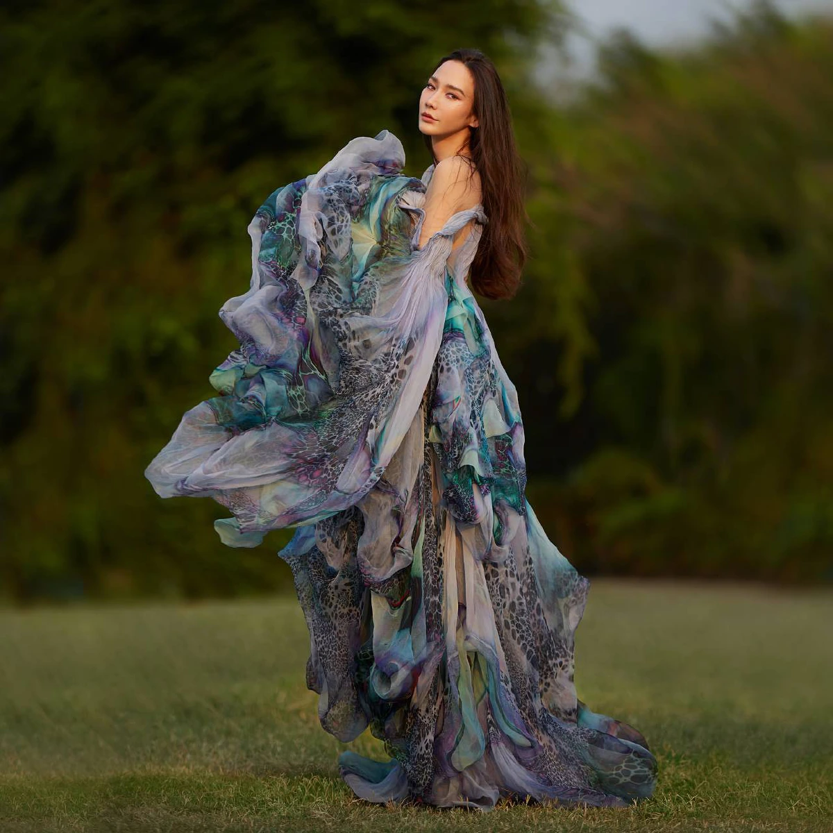 ฟาดมากแม่ อั้ม พัชราภา สวยเลอค่าในชุดโอตกูตูร์  มูลค่าเกือบ 3 ล้าน