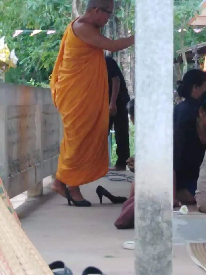 เจ้าอาวาส ทั้งอาย ทั้งลำบาก หลังญาติโยมที่มาทำบุญเมื่อเช้า