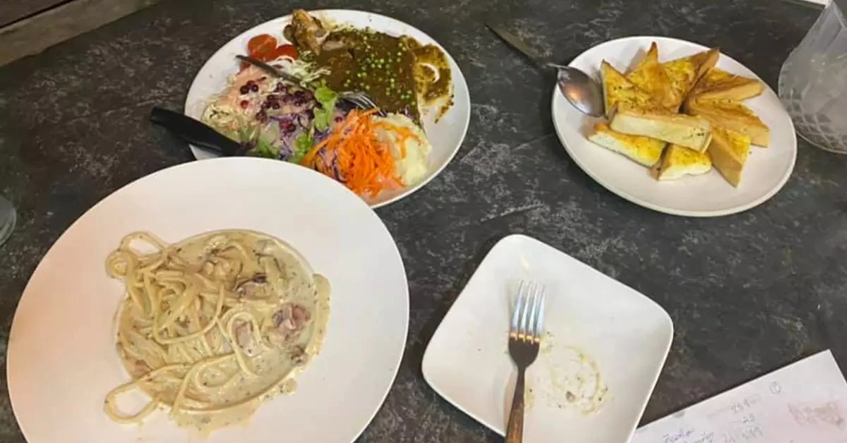 สาวสุดทน เจอเจ้าของร้านสวดยับ หลังสั่งสเต็กที่ร้าน มาแบ่งกันกินกับแฟน