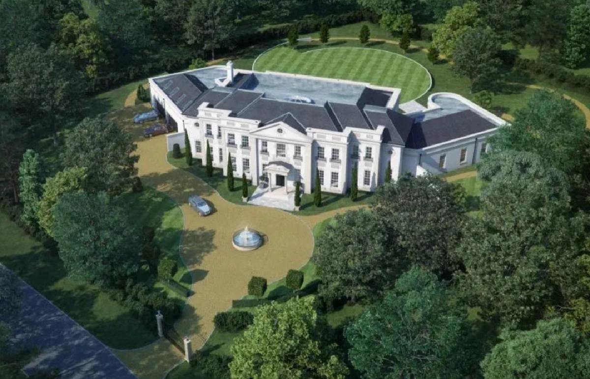 เปิดความยิ่งใหญ่ คฤหาสน์หรู 200 ล้าน ของทักษิณ ที่ใช้พักในต่างแดน