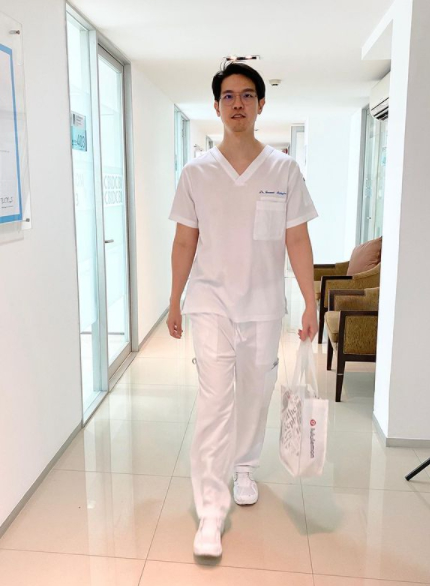 เผยโฉมหน้า คุณหมออั้ม ที่จะทำเมคโอเวอร์ ถวายงานฟันให้ "พระมหาเทวีเจ้า"