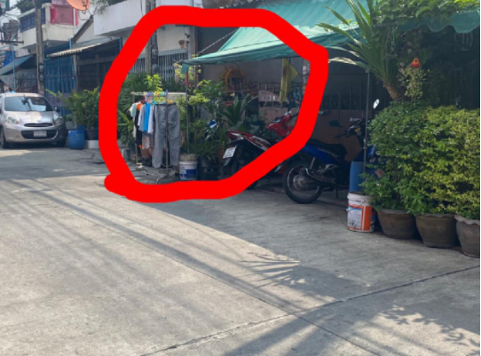 หนุ่มทนไม่ไหว เช่าบ้านเปิดร้านขนมปังปิ้ง กลับเจอเพื่อนบ้านนิสัยเสีย