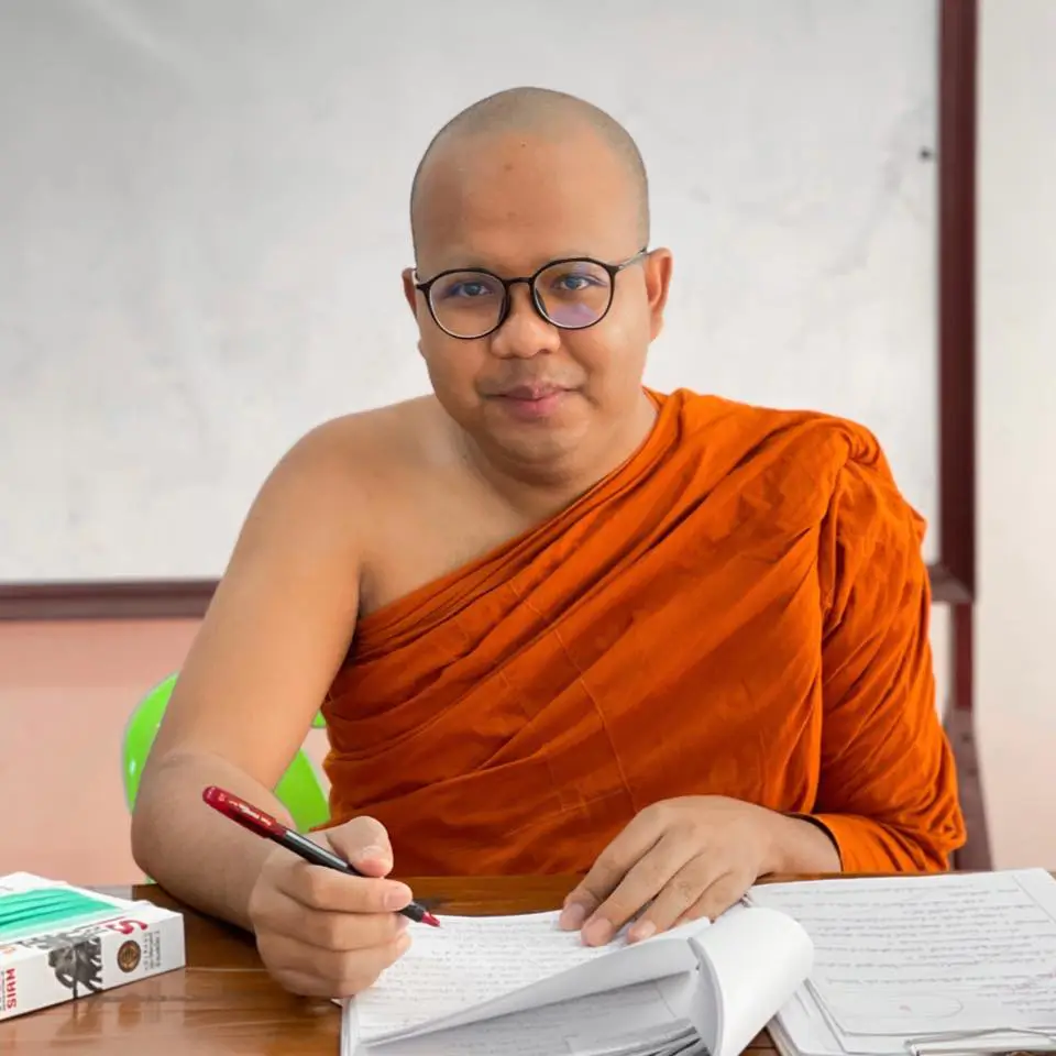 ว่อนคลิปอดีตส.ส.คนดัง ทำพิธีประกาศตัวเป็นพระอริยเมตไตรย