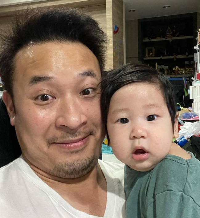 มิค บรมวุฒิ อวดโฉมลูกชาย น้องเปรม ในวัย4เดือน