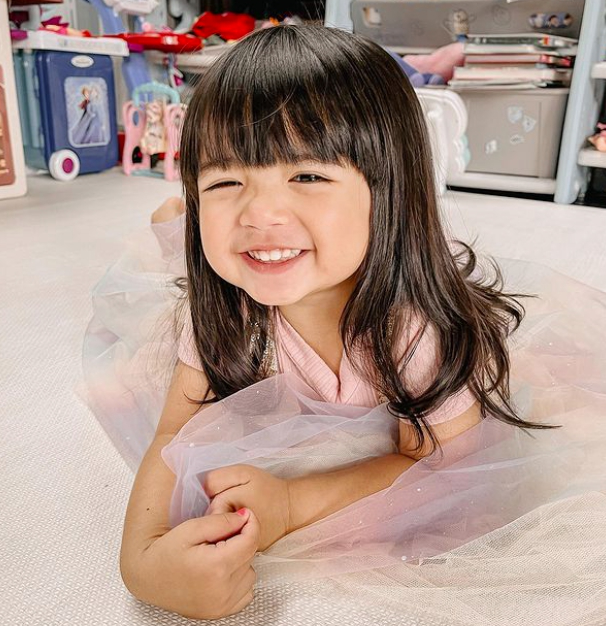 อุ้ม ลักขณา พาลูกสาว น้องดิสนีย์ เที่ยวพักผ่อนดูม้า จ.เชียงใหม่