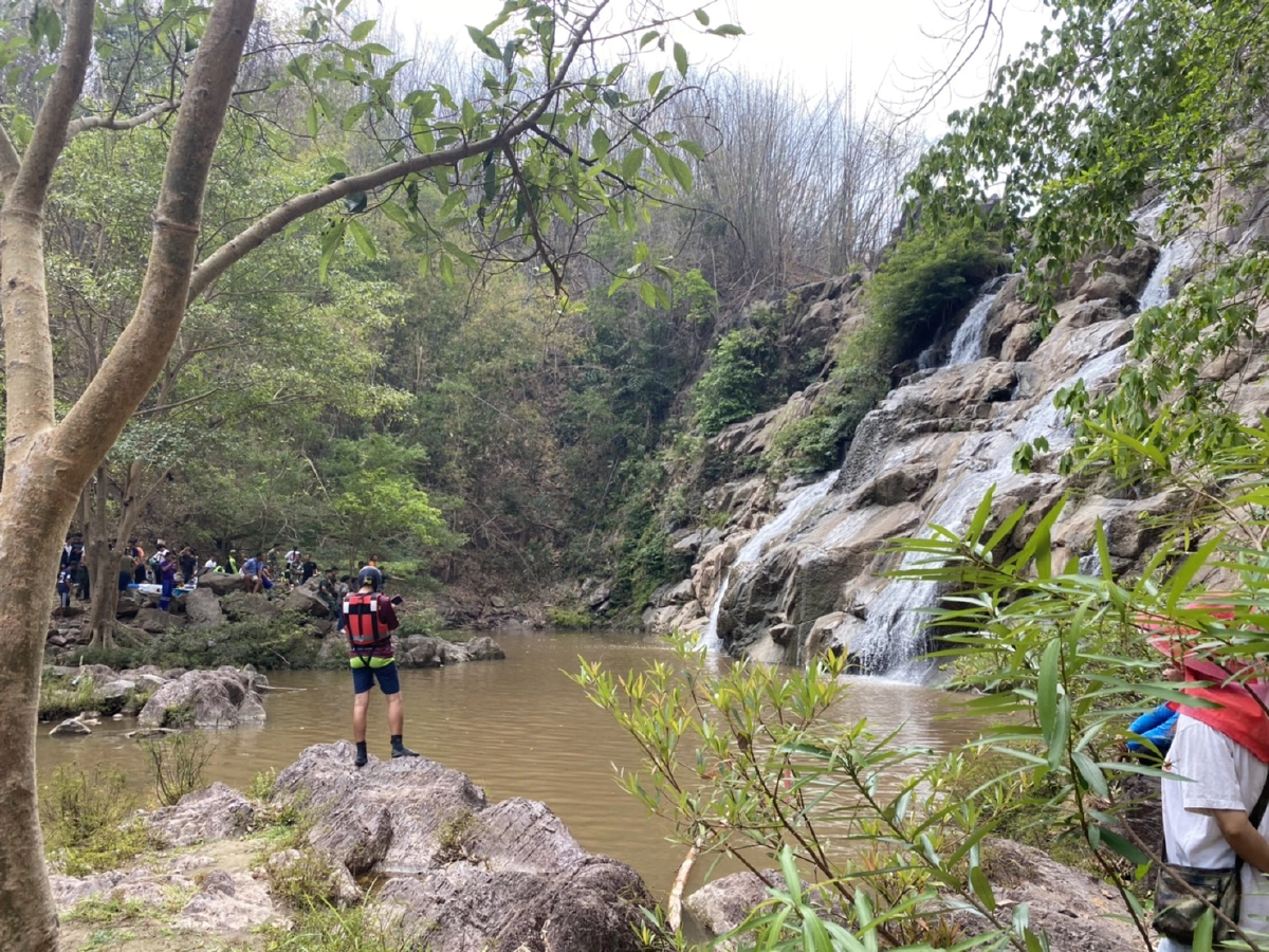 พบแล้ว ร่าง 2 วัยรุ่นจมน้ำหายในน้ำตกธารทิพย์