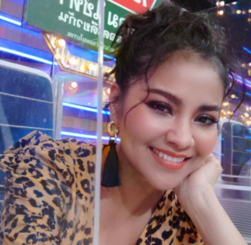 ตั๊ก ศิริพร อวดสวยในวัย 50 ปี หุ่นเป๊ะหน้าปัง หลังได้ไปดูดไขมัน กระชับสัดส่วน