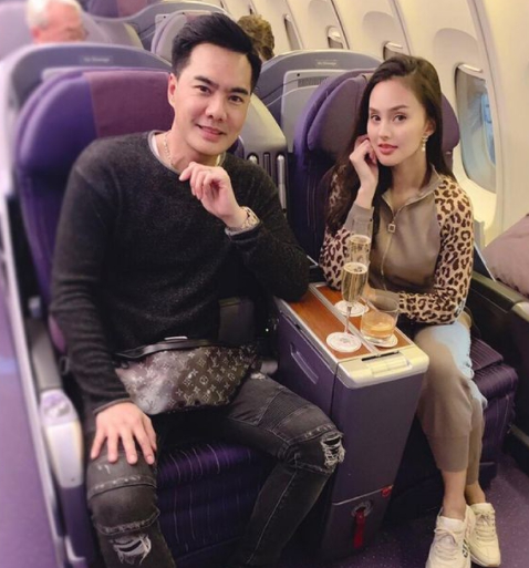 เคลลี่ ธนะพัฒน์ ยอมรับเลิกภรรยา นาย ชนุตรา อายุห่างกัน 22 ปี