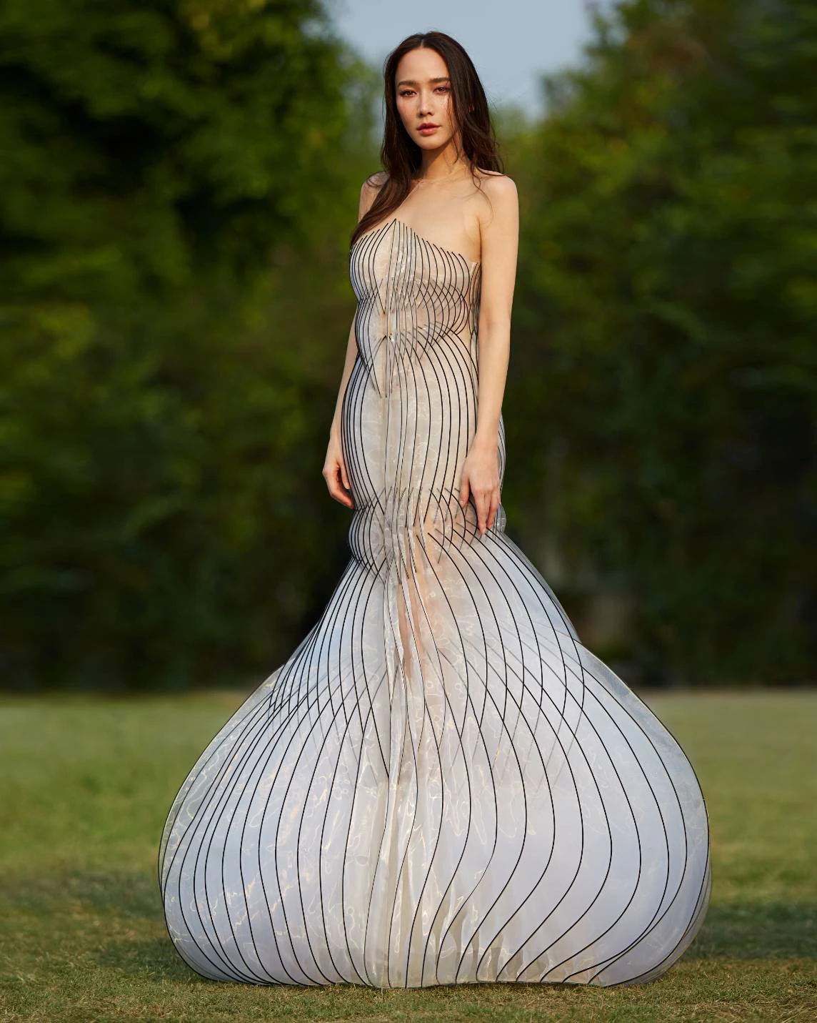 ฟาดมากแม่ อั้ม พัชราภา สวยเลอค่าในชุดโอตกูตูร์  มูลค่าเกือบ 3 ล้าน