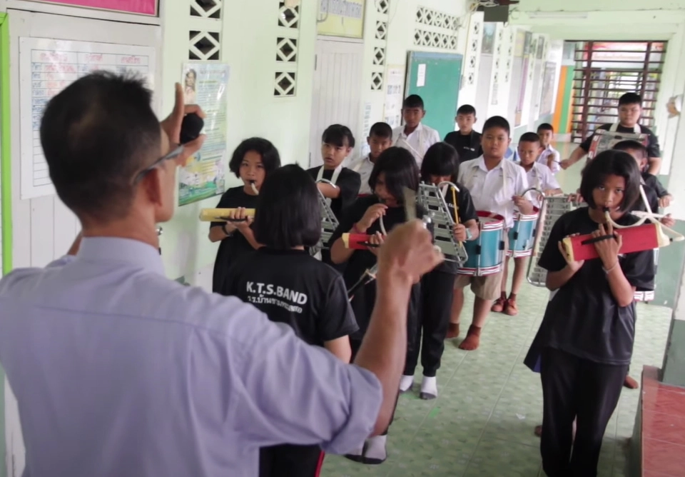 กราบหัวใจ ผอ.จิตอาสา ยอมอุทิศตนเป็นเรือจ้าง พายส่งศิษย์จนมีอนาคต