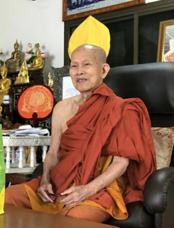 หลวงปู่พระครูจันทร์ คเวสโก เจ้าอาวาสวัดดัง จ.แพร่ มรณภาพ สิริอายุมงคล