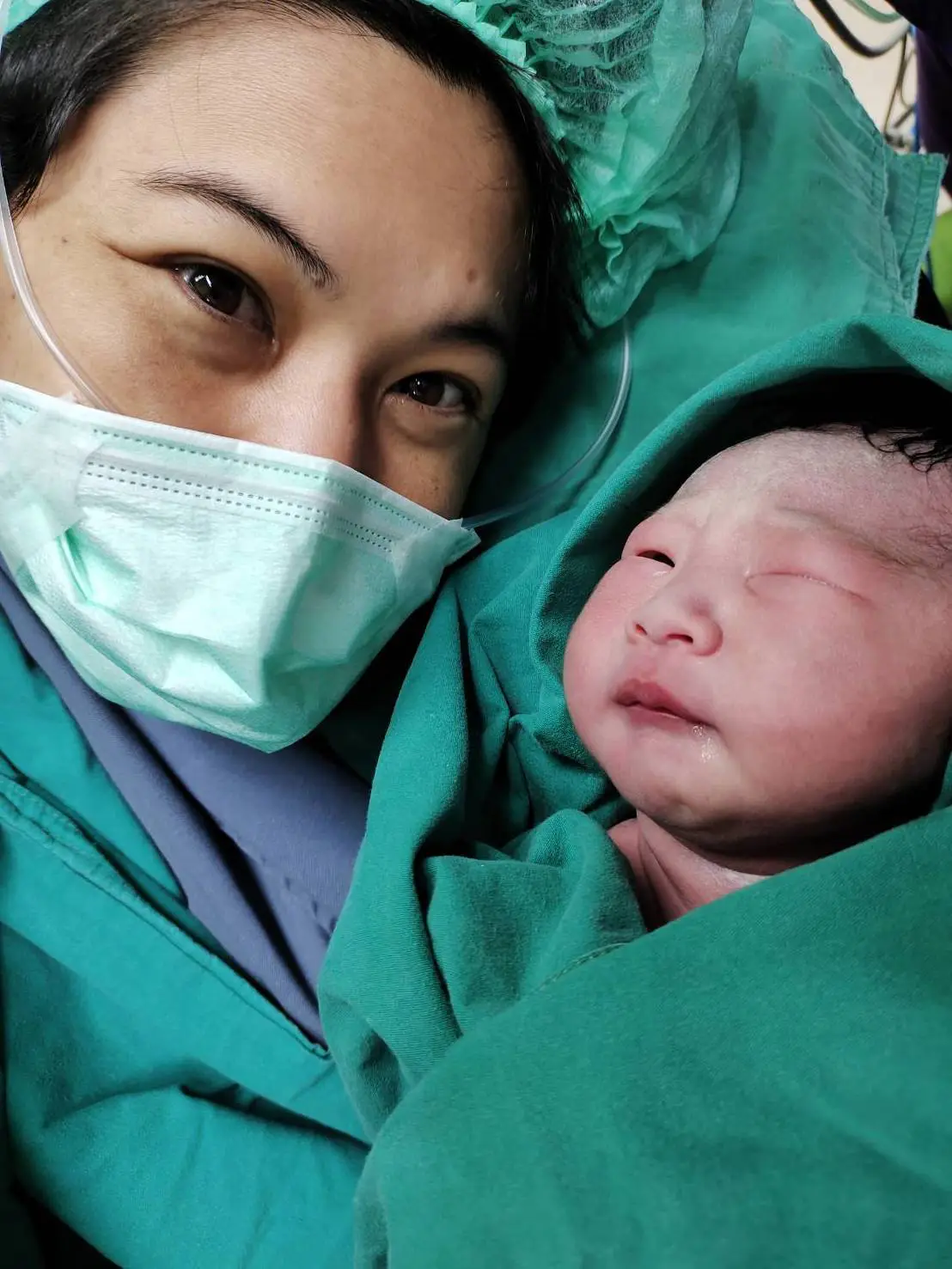 ครีม ธิชาชา คลอดลูกสาวแล้ว หลังแต่งงานกับนักธุรกิจหนุ่มชาวจีน