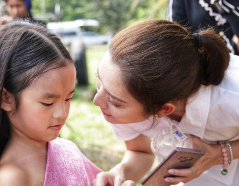 แอฟ ทักษอร พูดถึงสปิริตการแสดงของลูกสาว น้องปีใหม่