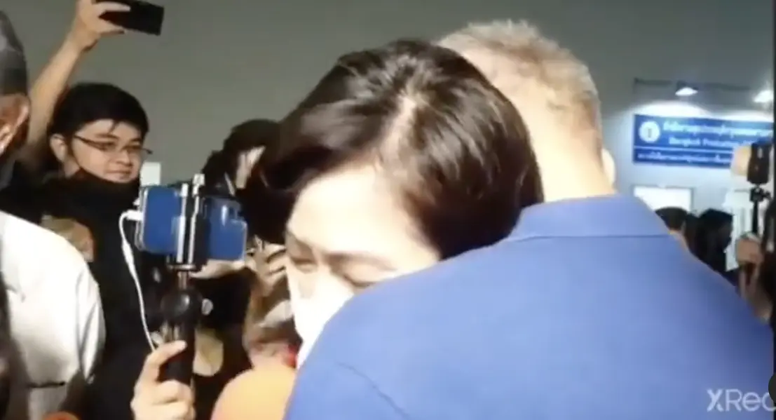 หมวย อริศรา ปล่อยโฮ เข้าสวมกอด สรยุทธ หลังได้รับอิสรภาพอีกครั้ง