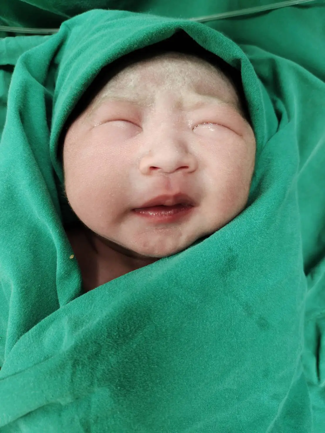 ครีม ธิชาชา คลอดลูกสาวแล้ว หลังแต่งงานกับนักธุรกิจหนุ่มชาวจีน