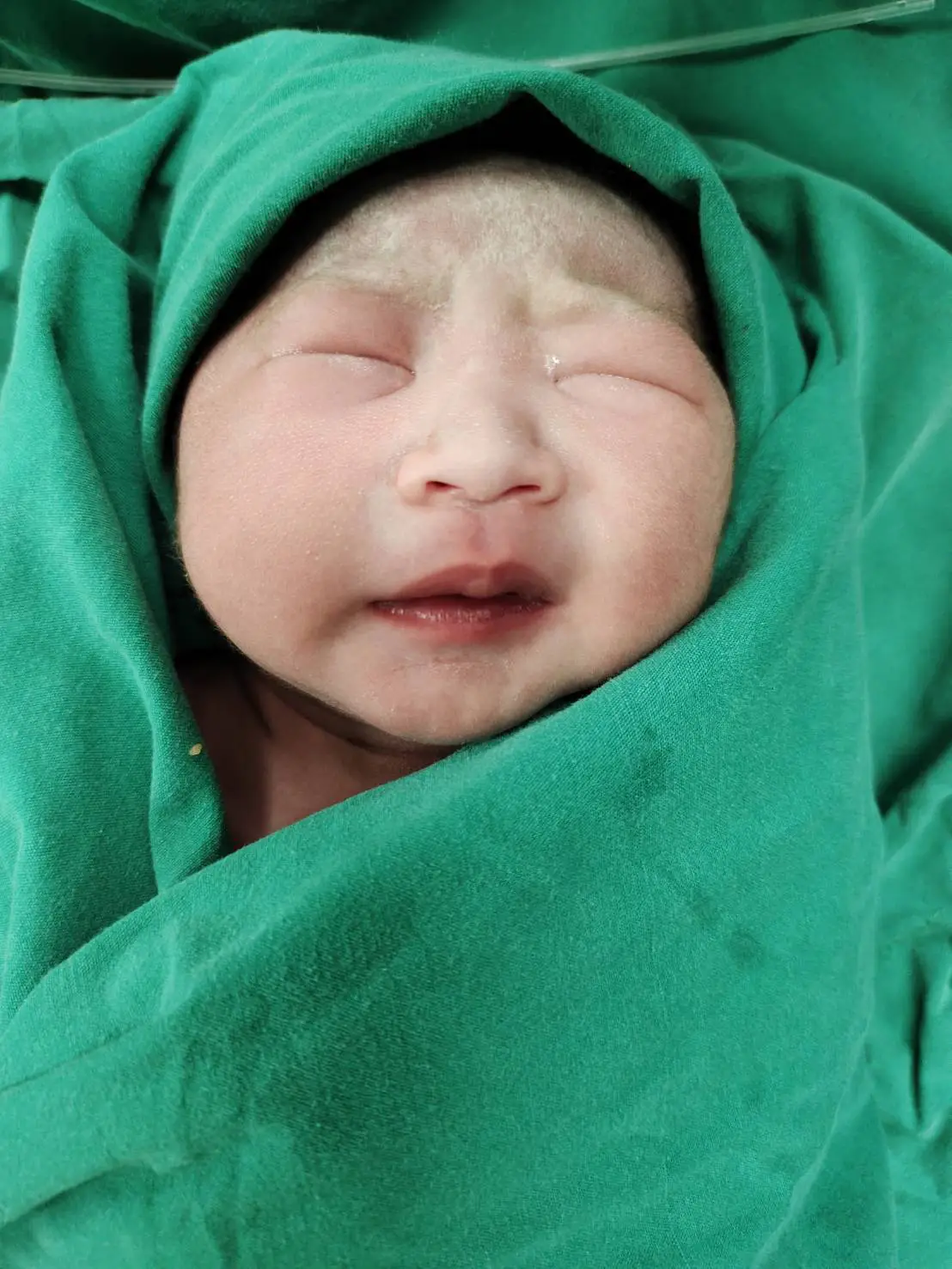 ครีม ธิชาชา คลอดลูกสาวแล้ว หลังแต่งงานกับนักธุรกิจหนุ่มชาวจีน