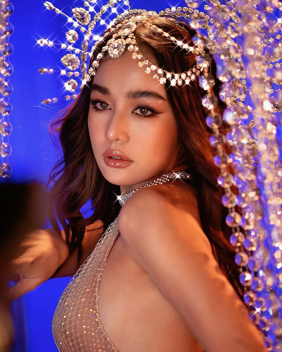 กระแต อาร์สยาม โดนวิจารณ์สนั่น ใส่ชุดวาบหวิว จุกโผล่