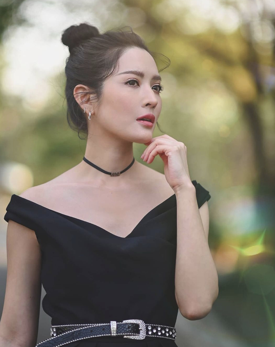 แอฟ ทักษอร-น้องปีใหม่ ทำการ์ดอวยพรวันเกิดให้คุณยาย   หมวดอ๋อ  คอมเมนต์อวยพร