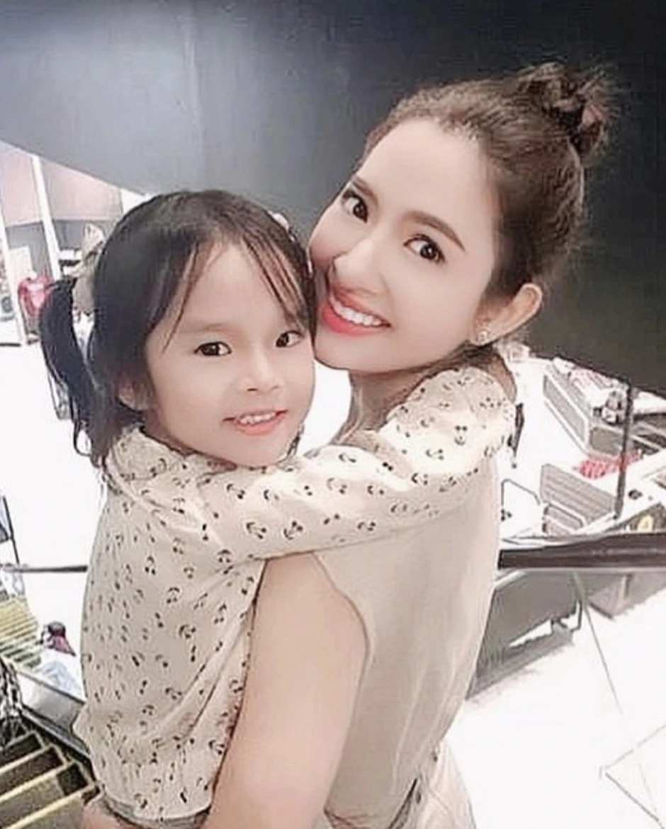 แอฟ ทักษอร ว่าไง หลังลูกสาว น้องปีใหม่ ไฟเขียวอยากให้แม่มีแฟนแล้ว