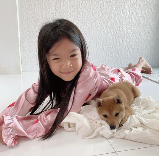 โบว์ แวนด้า อวดความสวยของลูกสาว น้องมะลิ ยิ่งโตก็สวย หน้าตาดีได้พ่อแม่มาเต็มๆ