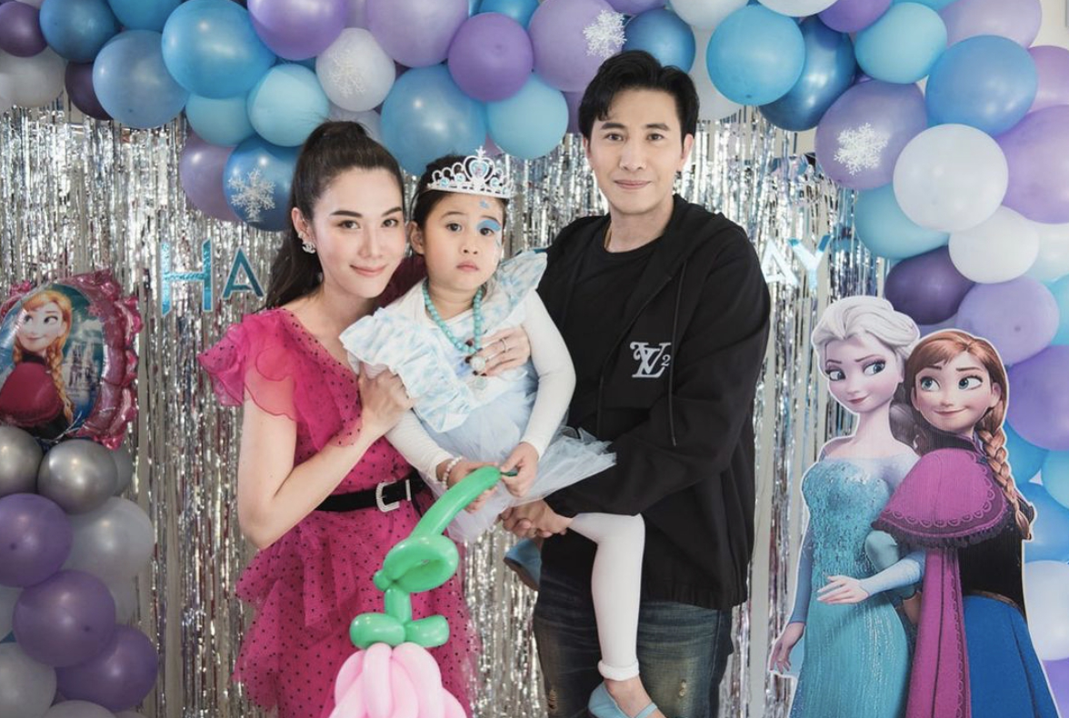เมย์ ปทิดา อวดความน่ารัก น้องมายู เป็นพรีเซนเตอร์ให้ น้องสายฟ้า-น้องพายุ