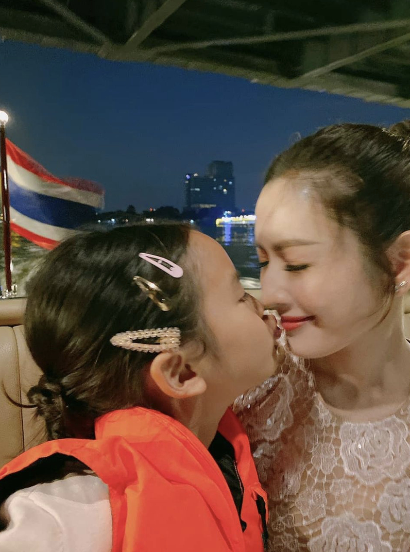 แอฟ ทักษอร ถึงกับหน้าเสีย หลังโดนทำนายกลางรายการ3แซ่บ จะอาภัพคู่