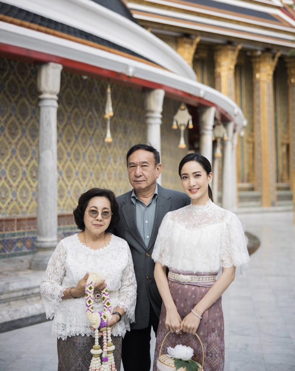 แต้ว ณฐพร ทำหน้าที่ลูกที่ดี พาคุณแม่ไปเที่ยวทะเล พร้อมฝากรอยยิ้มส่งถึงคนบนฟ้า