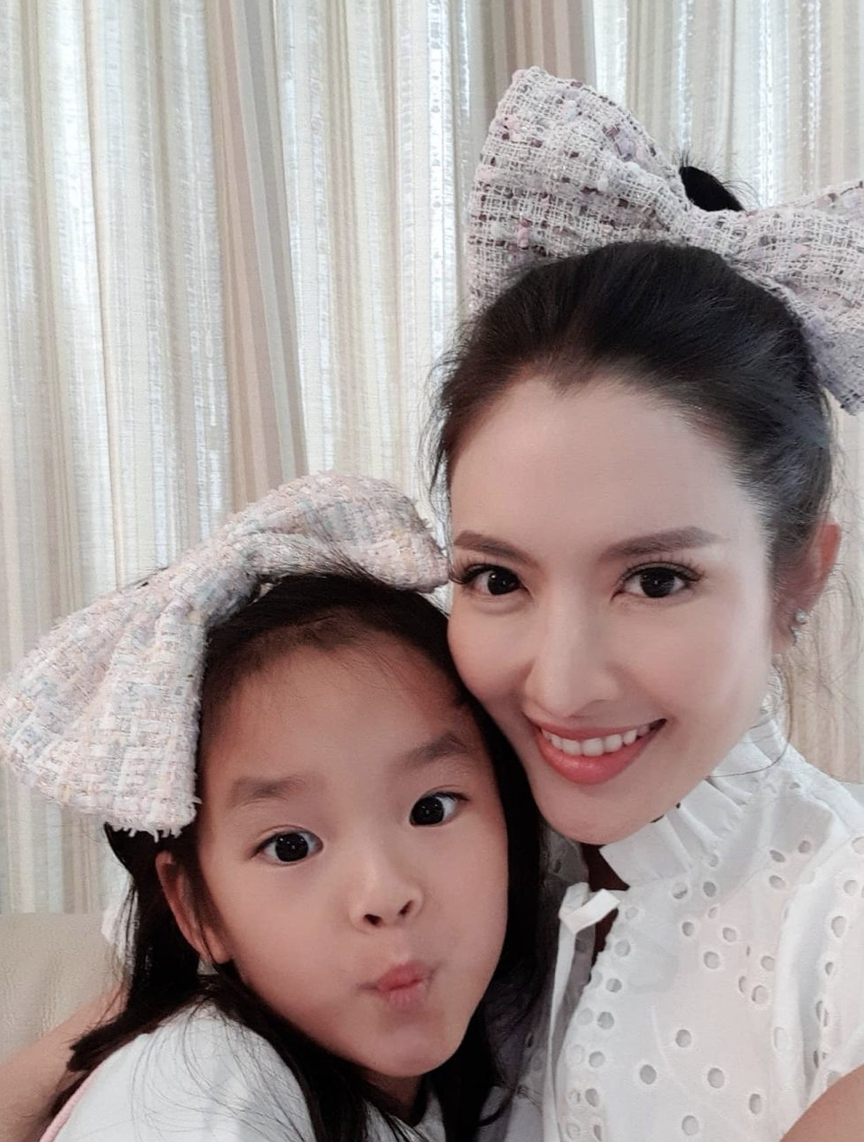 แอฟ ทักษอร ถึงกับหน้าเสีย หลังโดนทำนายกลางรายการ3แซ่บ จะอาภัพคู่