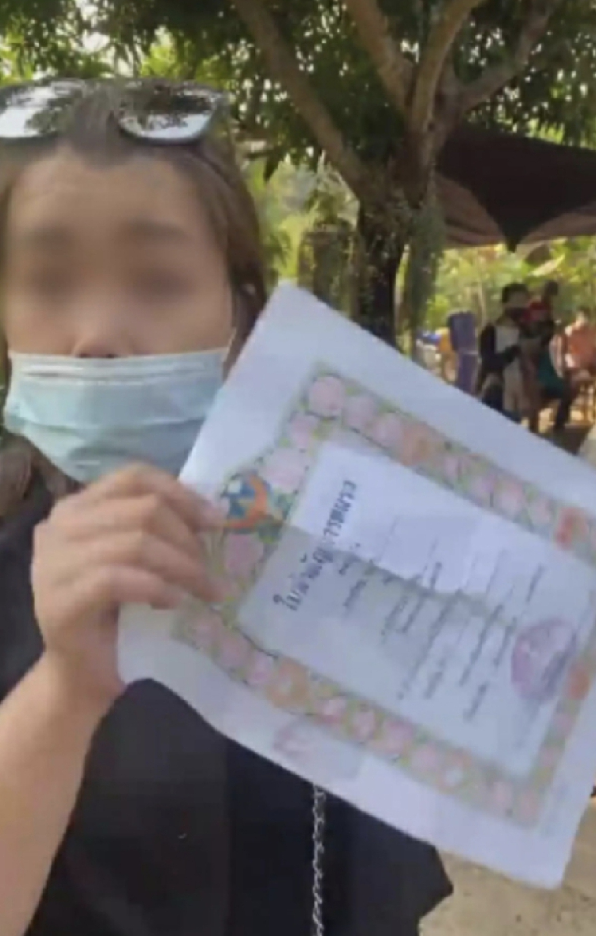 เจ้าของคลินิก เผยภาพล่าสุด เมียหลวงบุกงานแต่ง ได้ตัดไหมแล้ว หลังเข้าโครงการทำสวยให้ผัวเสียดาย ครบ 14 วัน บอกเลยว่าสวยเป๊ะทุกองศามาก ๆ เปลี่ยนไปเป็นคนละคนเลยทีเดียว