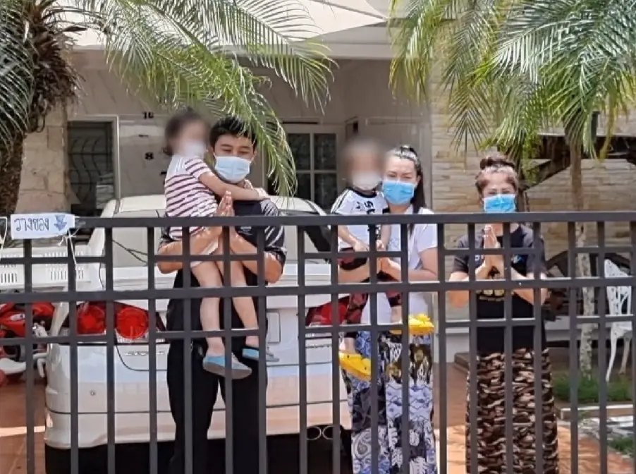 หมอเหรียญทอง ไม่นิ่งเฉย ส่ง รถ รพ.มงกุฎวัฒนะ ช่วยเหลือ 6 ชีวิตติดโควิด